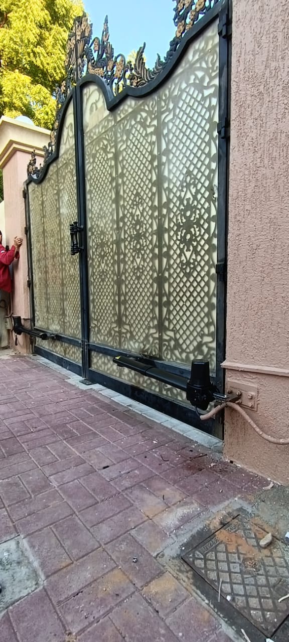 صيانة وتصليح أبواب السوينغ المتأرجحة الأوتوماتيكية