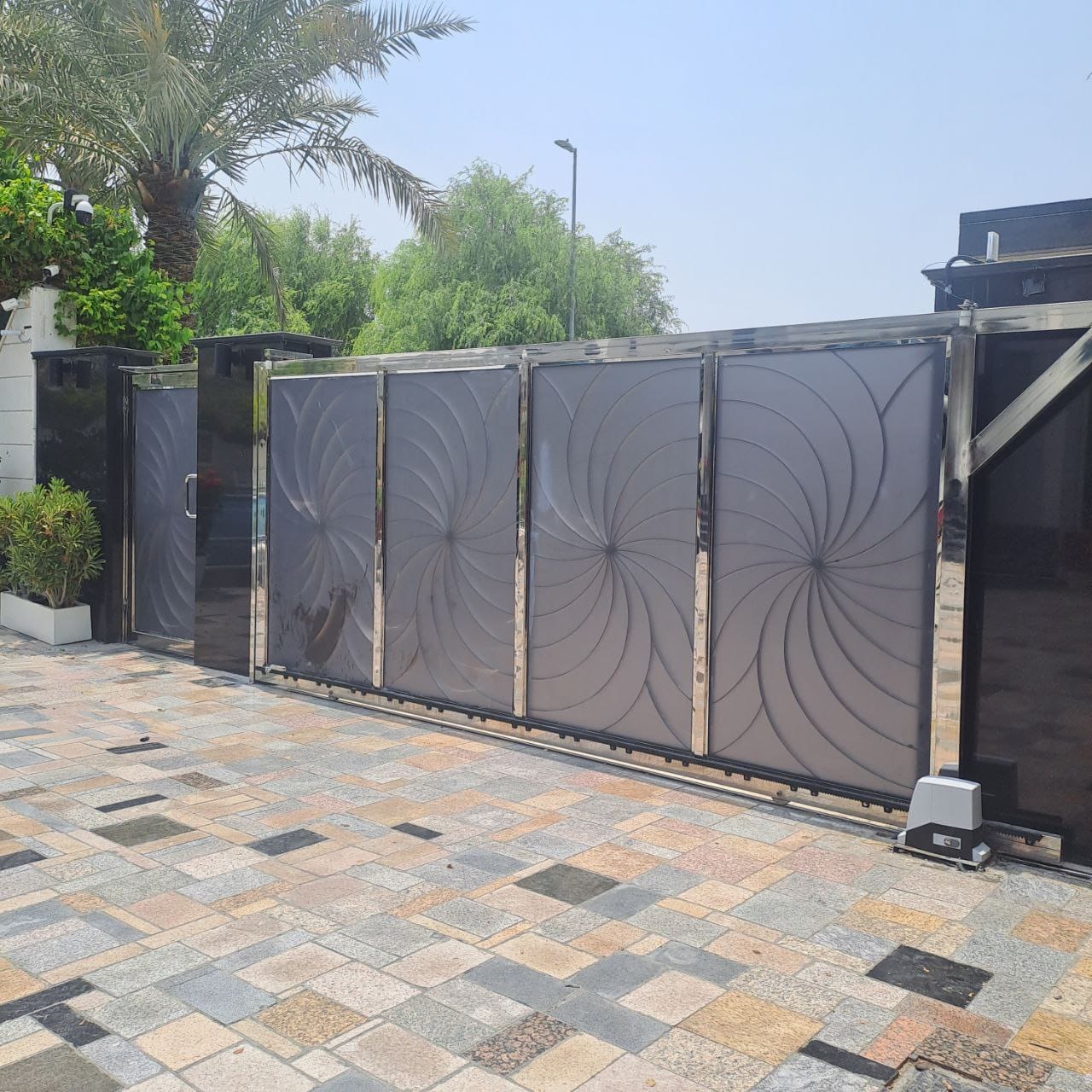 فوائد الأبواب السحاب ( السلايد ) الأوتوماتيكية