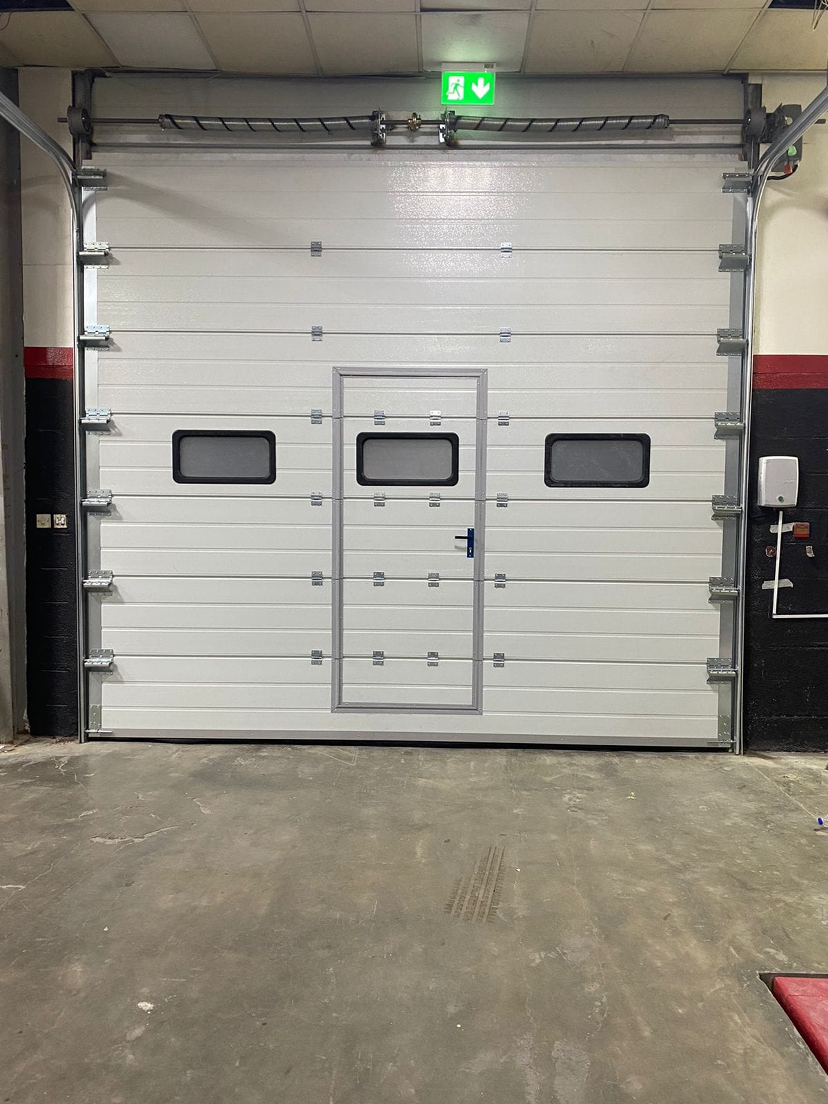 الجمال لصيانة وتصليح الأبواب الاوتوماتيكية في الإمارات